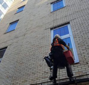 مرمت سنگ ساختمان