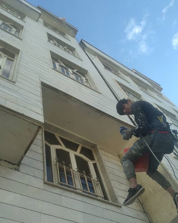 عایق کاری سنگ و سیمان نمای ساختمان در مازندران