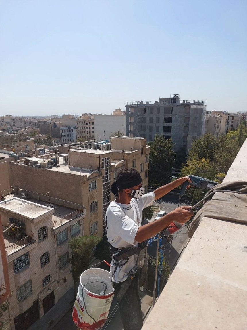 مهار سنگ نما با پیچ و رولپلاک