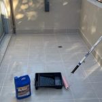 رفع نم و رطوبت بالکن و تراس با چسب