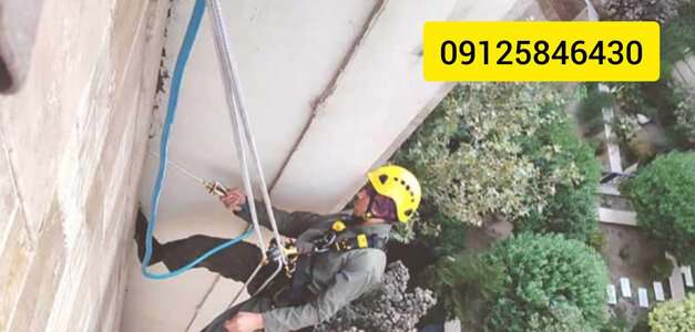 سم زدن دیوارهای پاسیو و داخل درز انقطاع